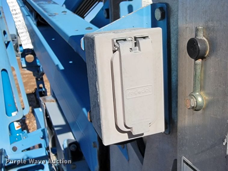 image for item ME9745 2004 Genie TZ-34/20  boom lift