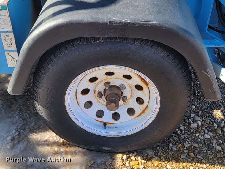 image for item ME9745 2004 Genie TZ-34/20  boom lift