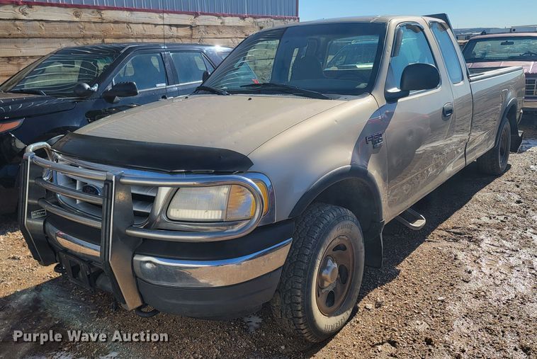 image for item ME9746 1999 Ford F150 XL  SuperCab pickup truck