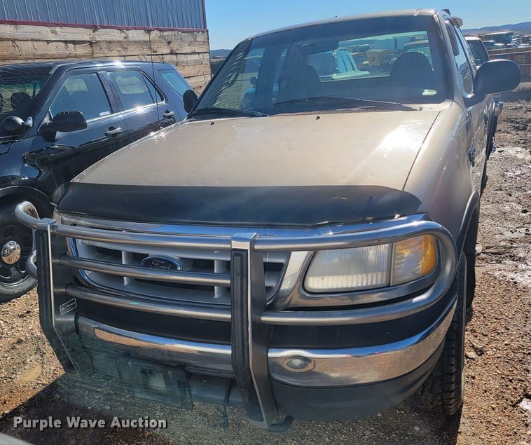 image for item ME9746 1999 Ford F150 XL  SuperCab pickup truck