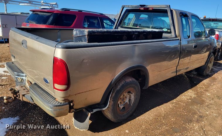 image for item ME9746 1999 Ford F150 XL  SuperCab pickup truck