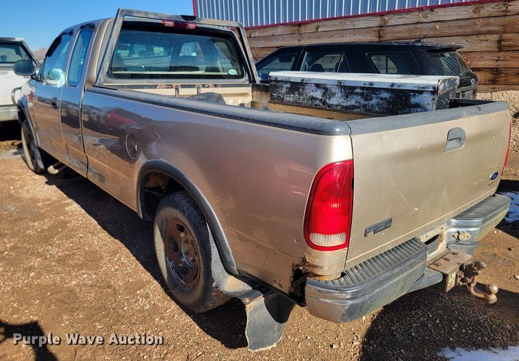 image for item ME9746 1999 Ford F150 XL  SuperCab pickup truck