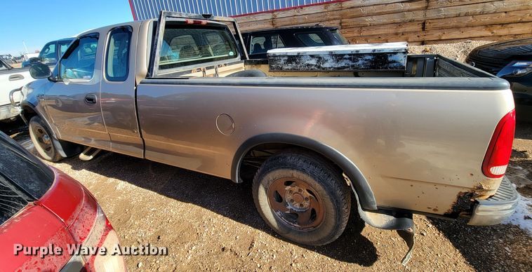 image for item ME9746 1999 Ford F150 XL  SuperCab pickup truck