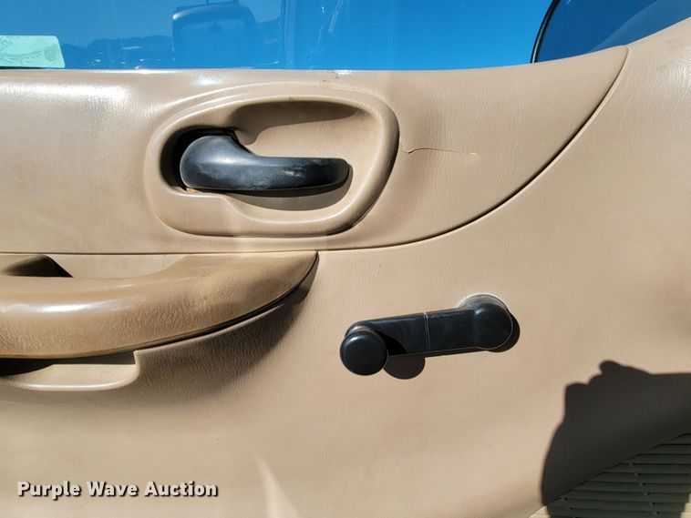 image for item ME9746 1999 Ford F150 XL  SuperCab pickup truck