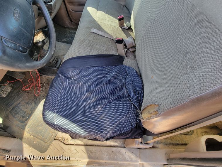 image for item ME9746 1999 Ford F150 XL  SuperCab pickup truck