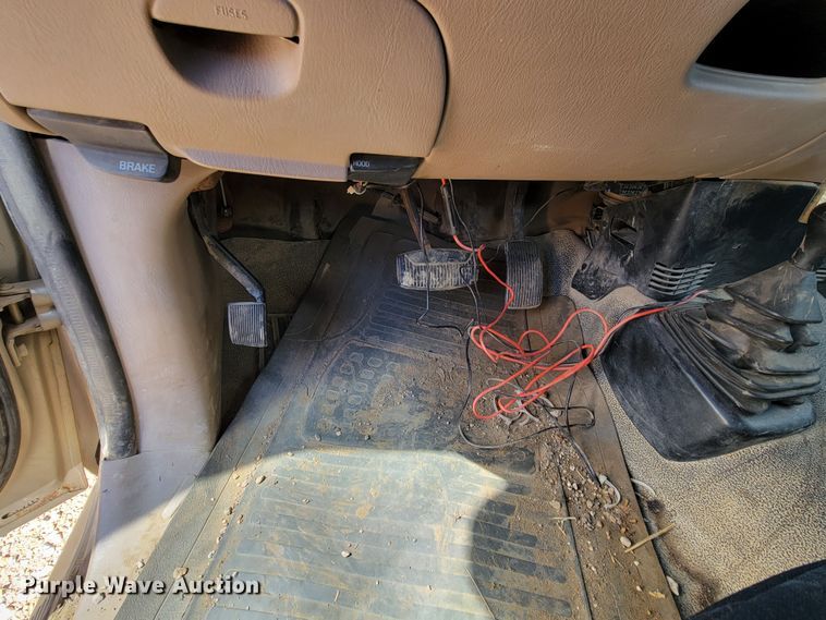 image for item ME9746 1999 Ford F150 XL  SuperCab pickup truck