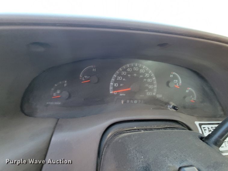 image for item ME9746 1999 Ford F150 XL  SuperCab pickup truck