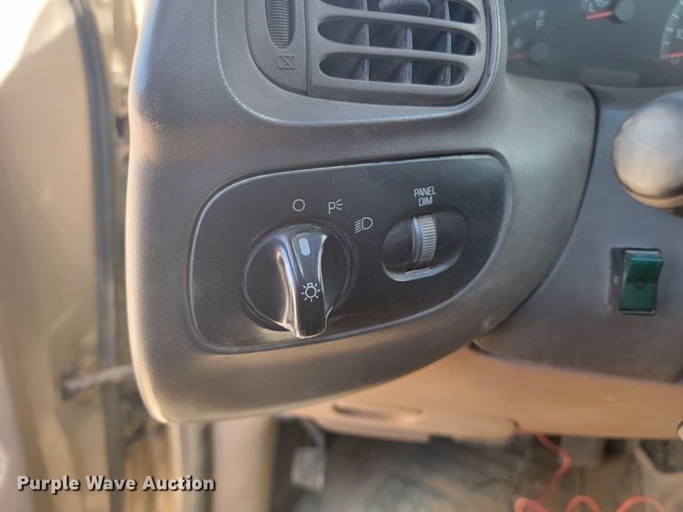 image for item ME9746 1999 Ford F150 XL  SuperCab pickup truck