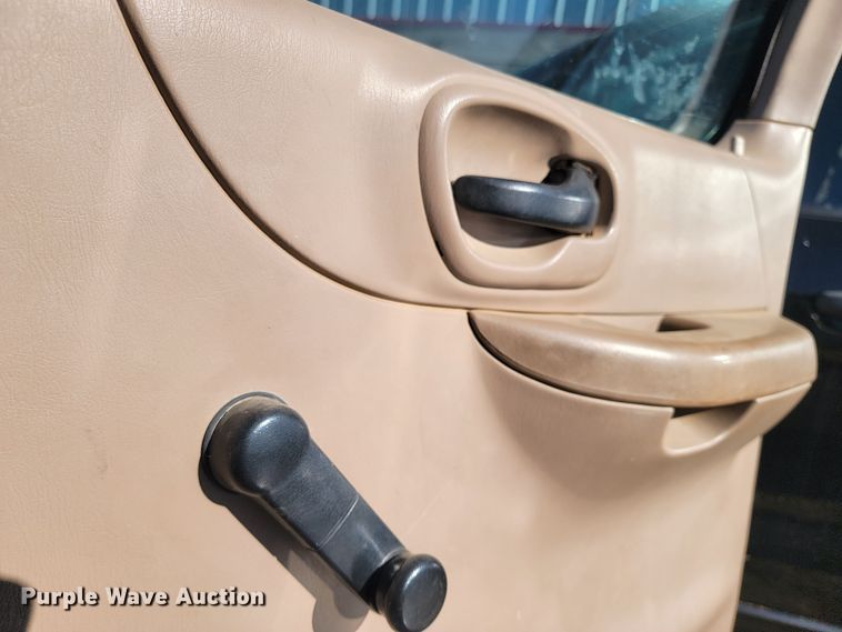 image for item ME9746 1999 Ford F150 XL  SuperCab pickup truck