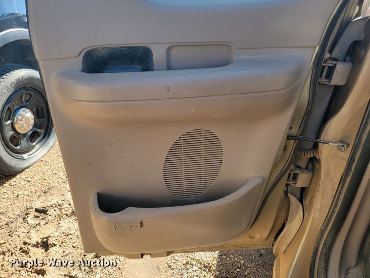 image for item ME9746 1999 Ford F150 XL  SuperCab pickup truck