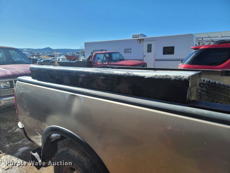 image for item ME9746 1999 Ford F150 XL  SuperCab pickup truck