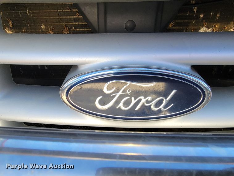 image for item ME9746 1999 Ford F150 XL  SuperCab pickup truck