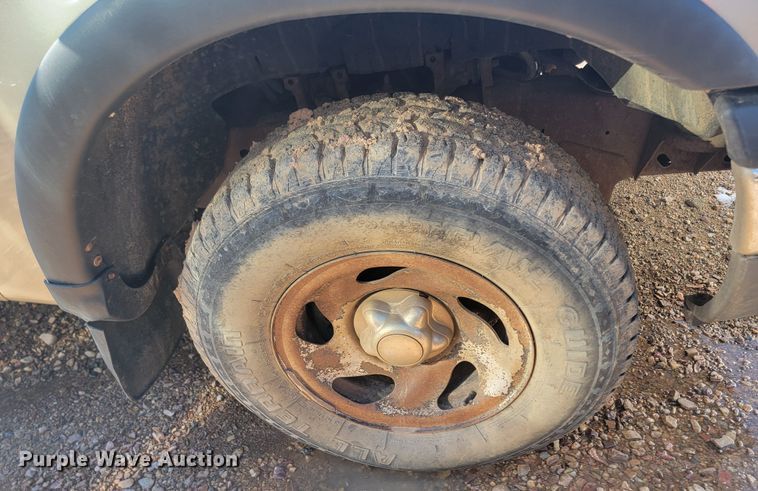 image for item ME9746 1999 Ford F150 XL  SuperCab pickup truck