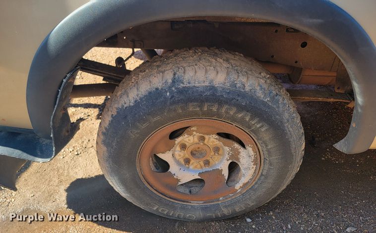 image for item ME9746 1999 Ford F150 XL  SuperCab pickup truck