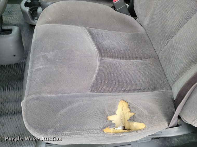 image for item ME9750 2005 GMC Sierra 2500HD  pickup truck