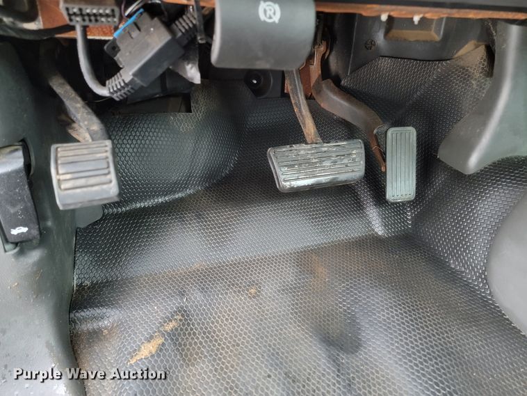 image for item ME9750 2005 GMC Sierra 2500HD  pickup truck