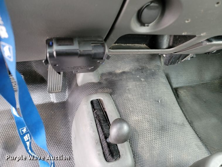 image for item ME9750 2005 GMC Sierra 2500HD  pickup truck