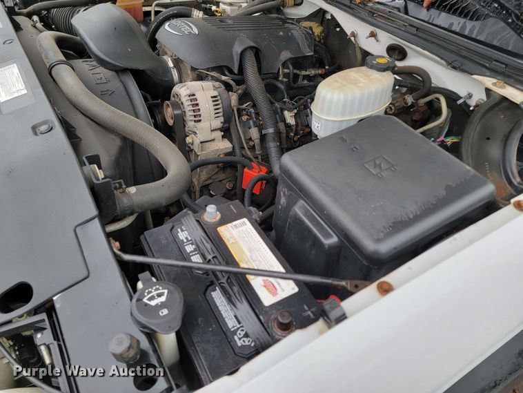 image for item ME9750 2005 GMC Sierra 2500HD  pickup truck