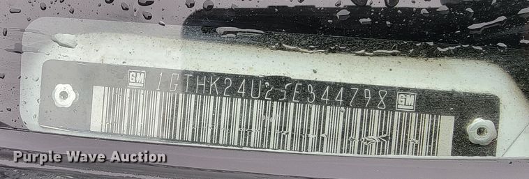 image for item ME9750 2005 GMC Sierra 2500HD  pickup truck