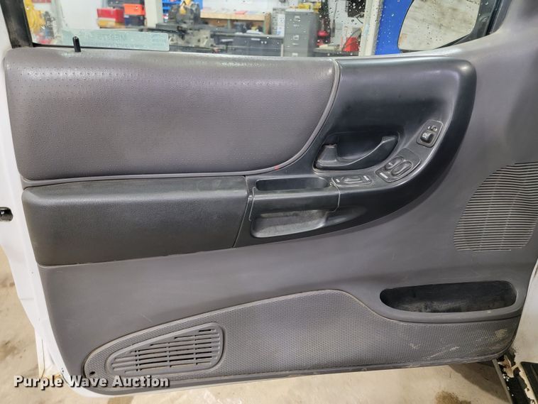 image for item ME9775 2001 Ford Ranger XLT  SuperCab pickup truck