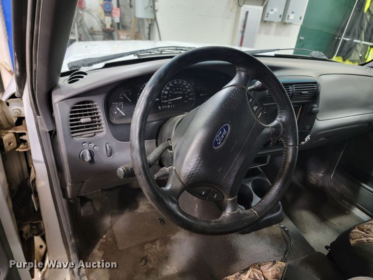 image for item ME9775 2001 Ford Ranger XLT  SuperCab pickup truck