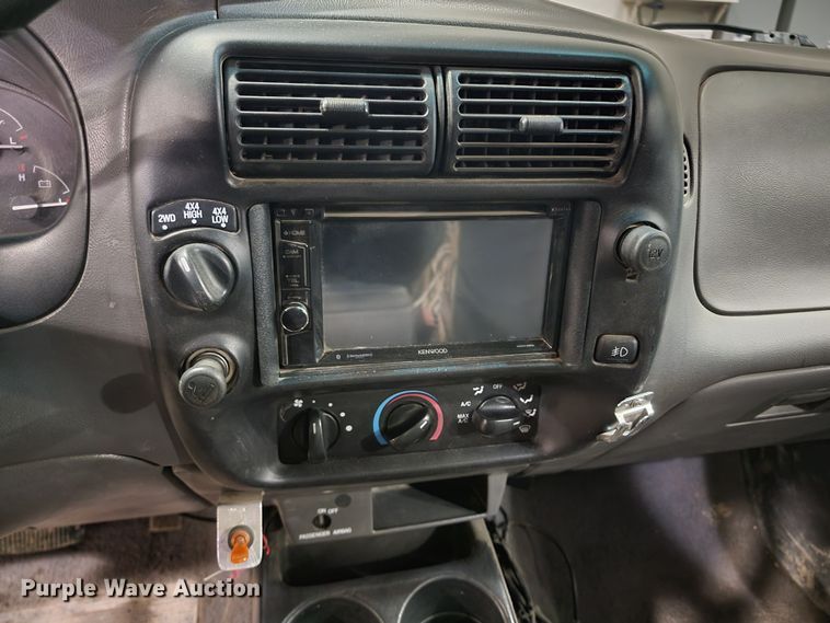 image for item ME9775 2001 Ford Ranger XLT  SuperCab pickup truck