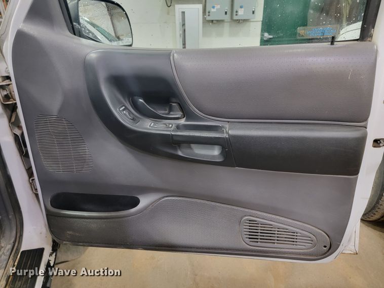 image for item ME9775 2001 Ford Ranger XLT  SuperCab pickup truck