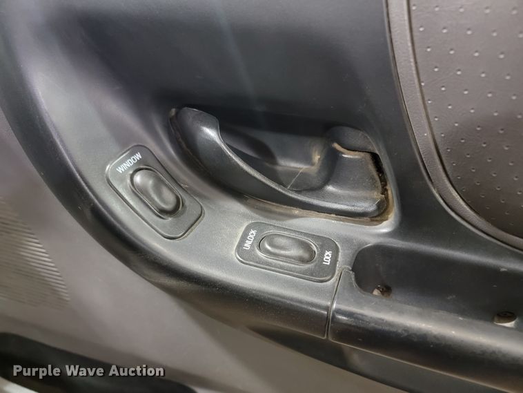 image for item ME9775 2001 Ford Ranger XLT  SuperCab pickup truck