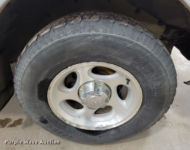 image for item ME9775 2001 Ford Ranger XLT  SuperCab pickup truck