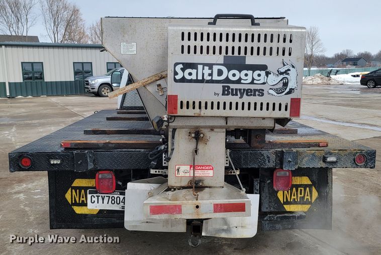 image for item ME9776 2003 Ford F550 Super Duty XL  SuperCab flatbed truck