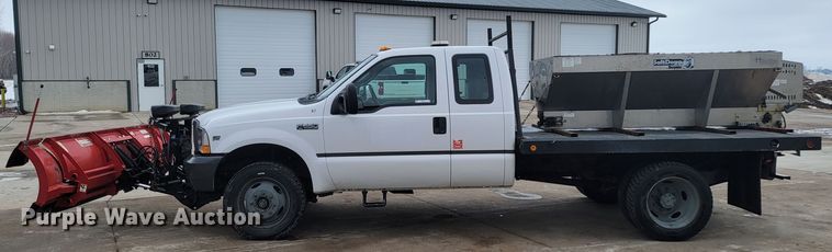 image for item ME9776 2003 Ford F550 Super Duty XL  SuperCab flatbed truck