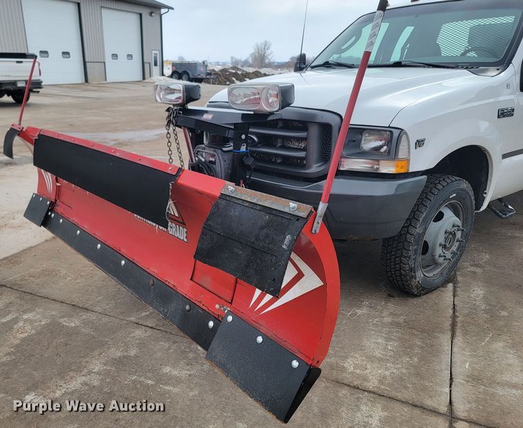 image for item ME9776 2003 Ford F550 Super Duty XL  SuperCab flatbed truck