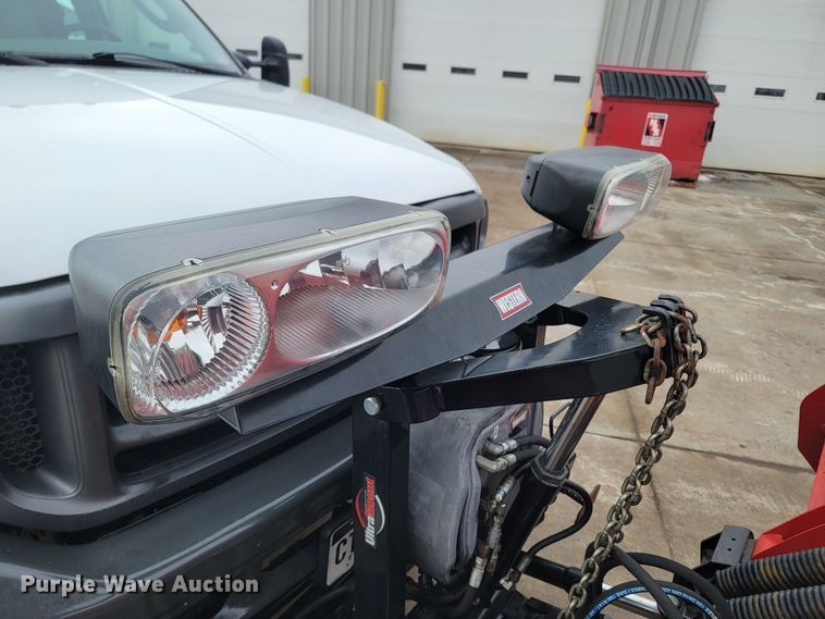 image for item ME9776 2003 Ford F550 Super Duty XL  SuperCab flatbed truck