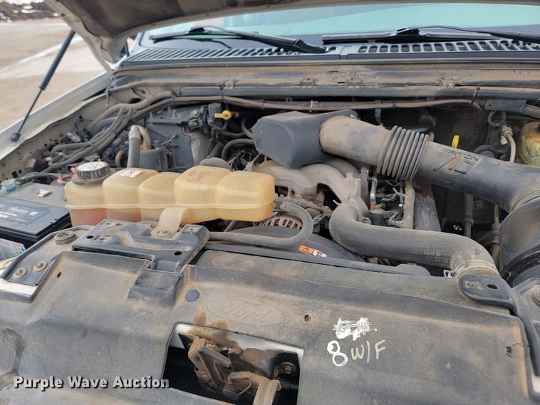 image for item ME9776 2003 Ford F550 Super Duty XL  SuperCab flatbed truck