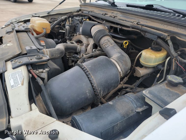 image for item ME9776 2003 Ford F550 Super Duty XL  SuperCab flatbed truck