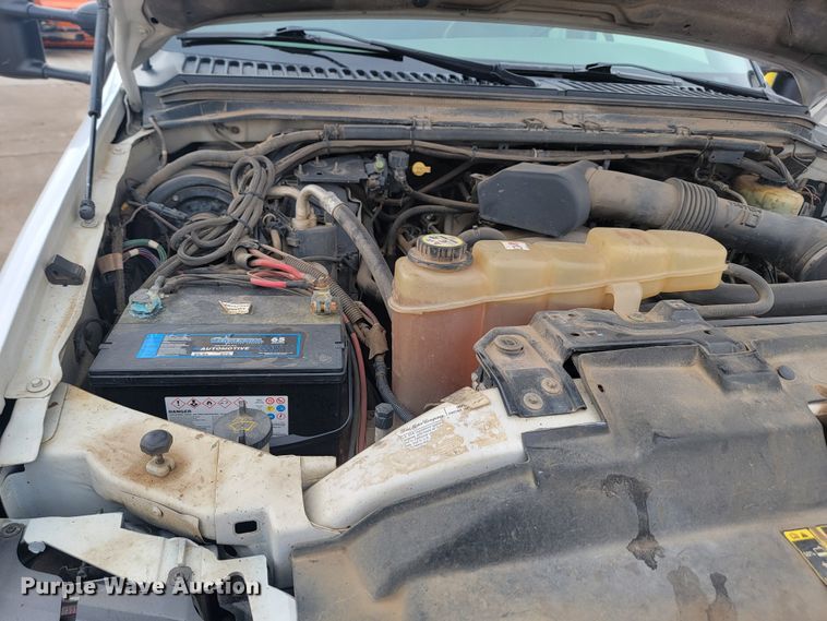 image for item ME9776 2003 Ford F550 Super Duty XL  SuperCab flatbed truck