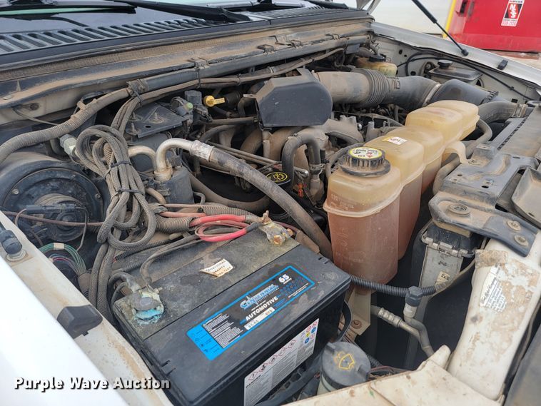 image for item ME9776 2003 Ford F550 Super Duty XL  SuperCab flatbed truck