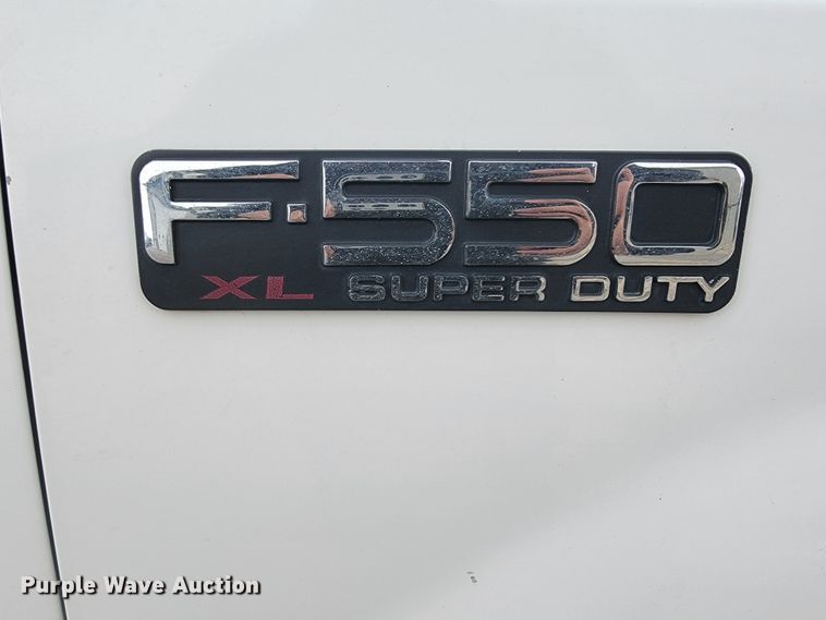 image for item ME9776 2003 Ford F550 Super Duty XL  SuperCab flatbed truck