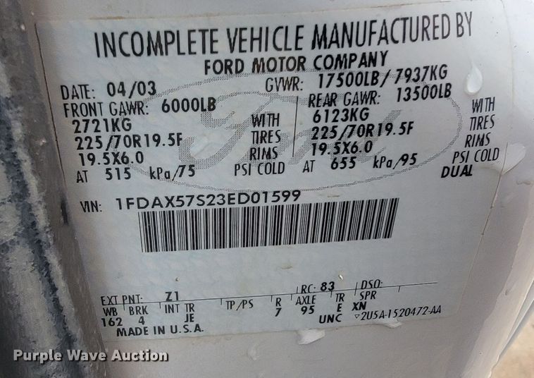 image for item ME9776 2003 Ford F550 Super Duty XL  SuperCab flatbed truck