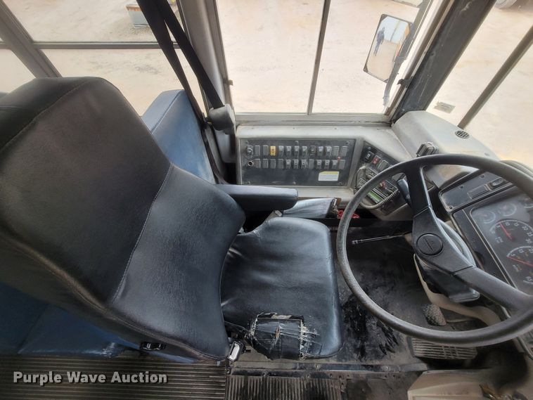 image for item MH9751 2005 Thomas Built Buses FS65  school bus