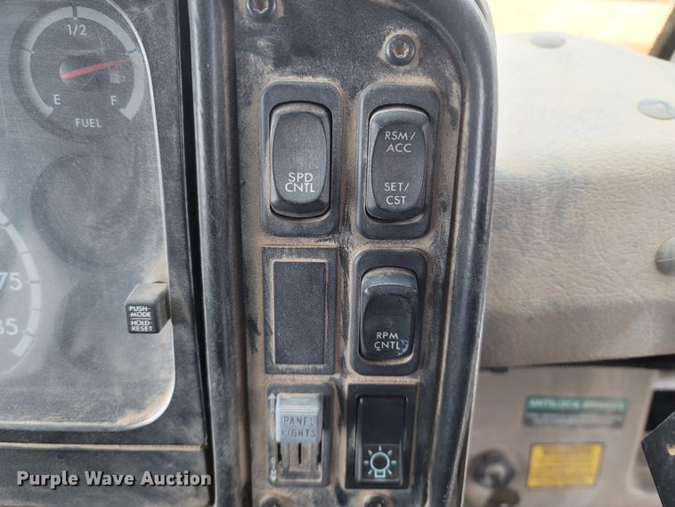 image for item MH9751 2005 Thomas Built Buses FS65  school bus