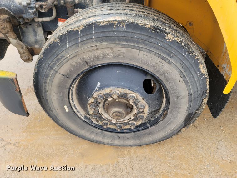 image for item MH9751 2005 Thomas Built Buses FS65  school bus