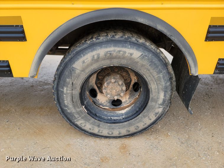 image for item MH9751 2005 Thomas Built Buses FS65  school bus