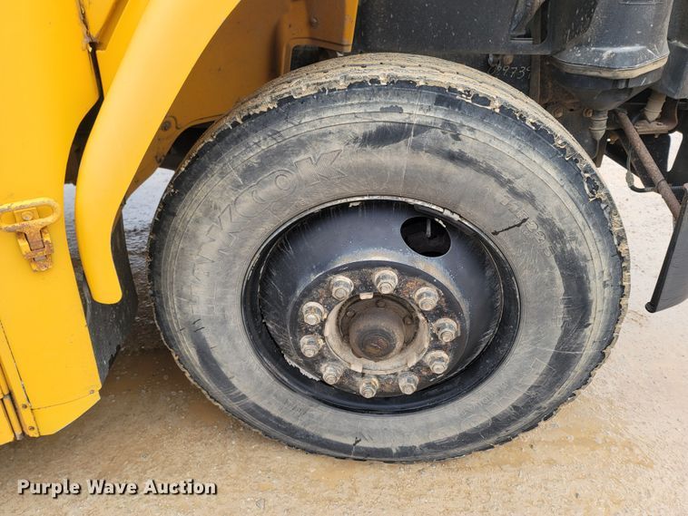 image for item MH9751 2005 Thomas Built Buses FS65  school bus