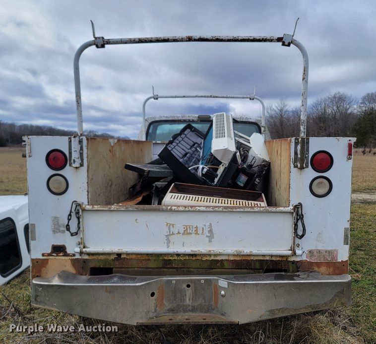 image for item MH9754 1992 Ford F150  utility bed pickup truck