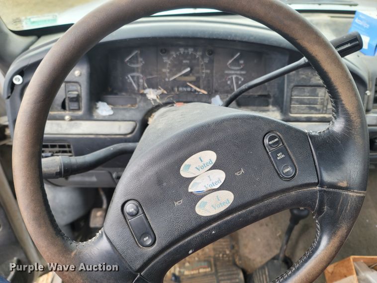 image for item MH9754 1992 Ford F150  utility bed pickup truck