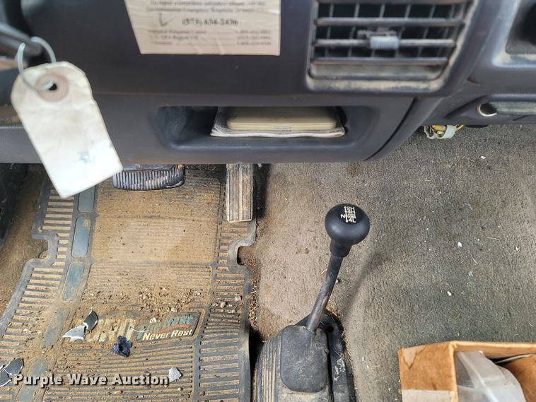 image for item MH9754 1992 Ford F150  utility bed pickup truck