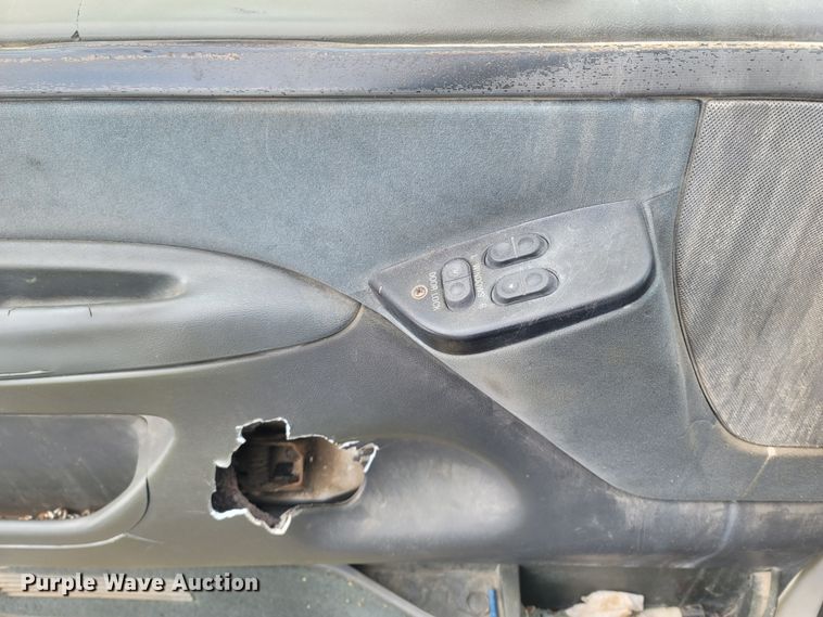 image for item MH9754 1992 Ford F150  utility bed pickup truck