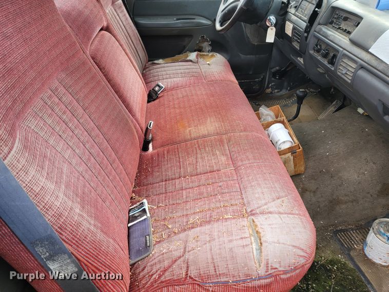 image for item MH9754 1992 Ford F150  utility bed pickup truck