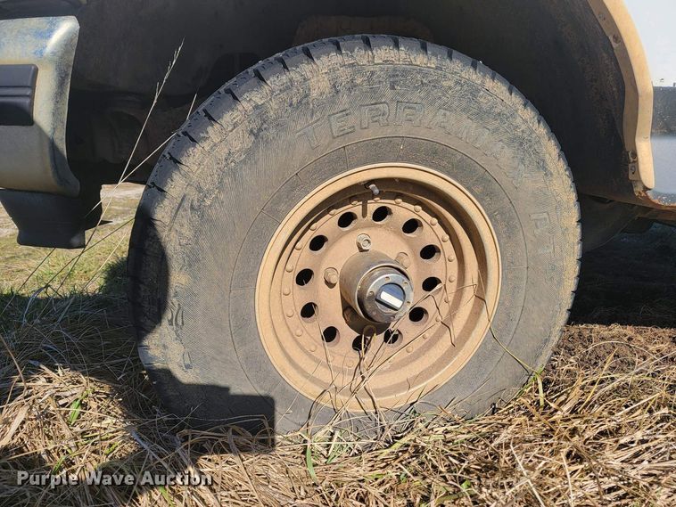 image for item MH9754 1992 Ford F150  utility bed pickup truck